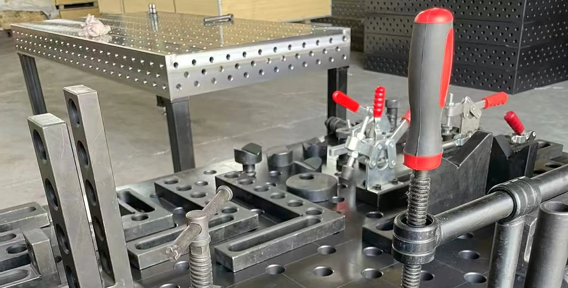 Manfaat Meja Las 3D Ilustrasi